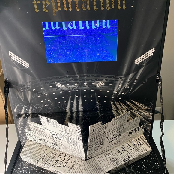 人気のファッションブランド Taylor Swift Reputationtour Vip サインポスター ミュージシャン Dryasinakgul Com